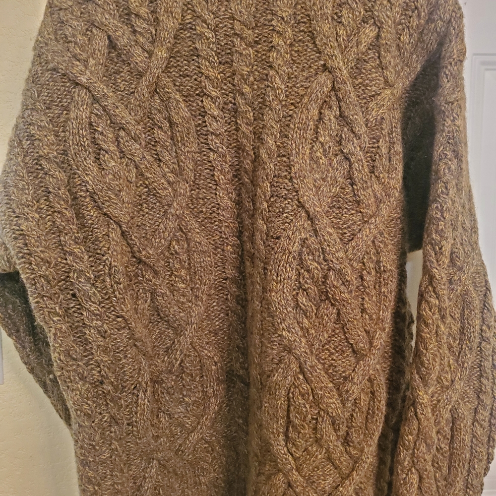 American Eagle Wool Sweater Size Medium